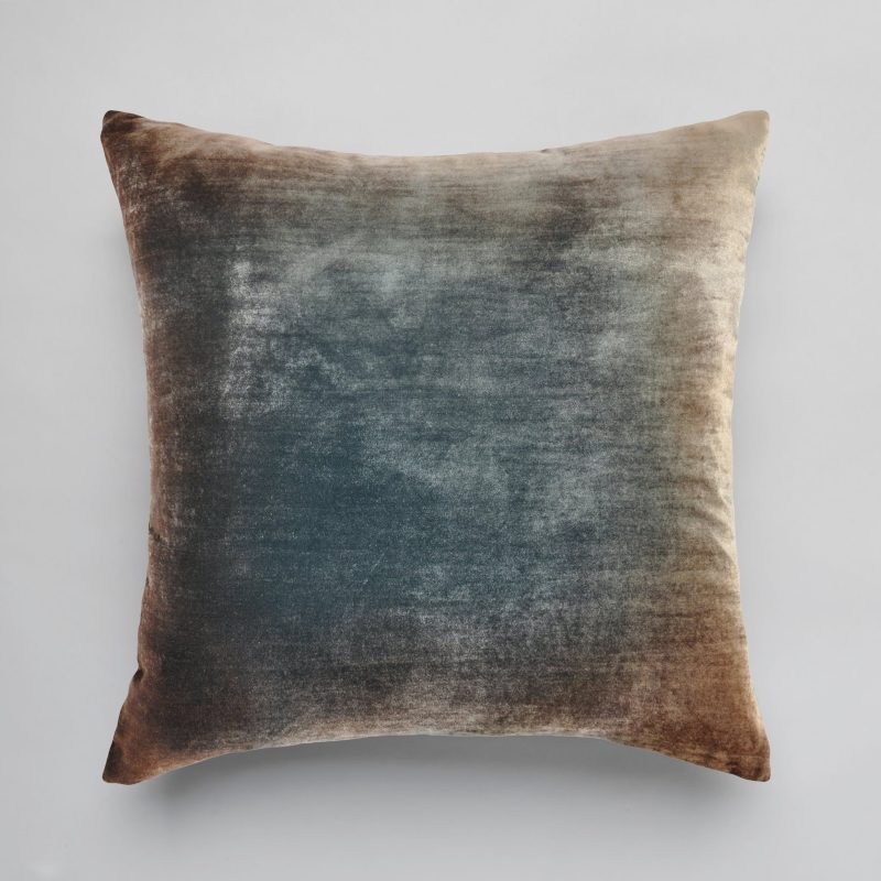 KevinObrien Ombre Velvet Pillow Gun Metal 22in f284c1f1 d775 4f11 9828 584a109086af