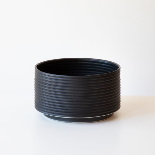 ribbed planter black wide